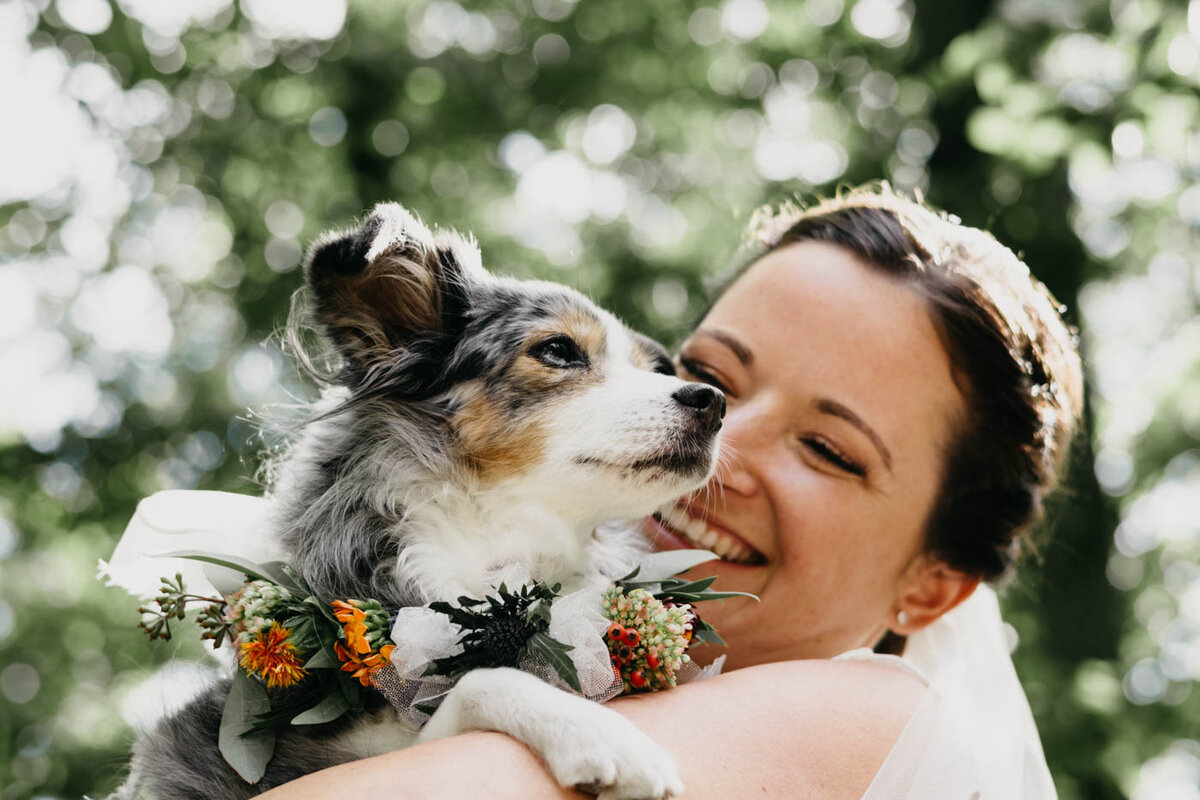 Braut mit Hund